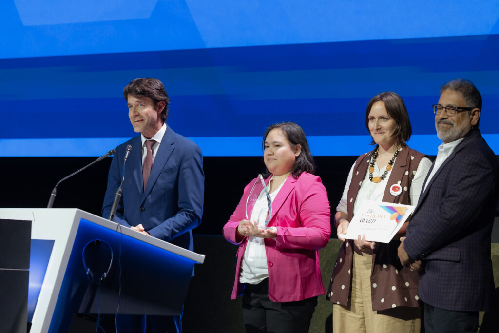 Marcos Concepcion Raba, and Global Board members Eena Barrun, Jana Junghardt & Mario Flores accepting the Sasakawa Award